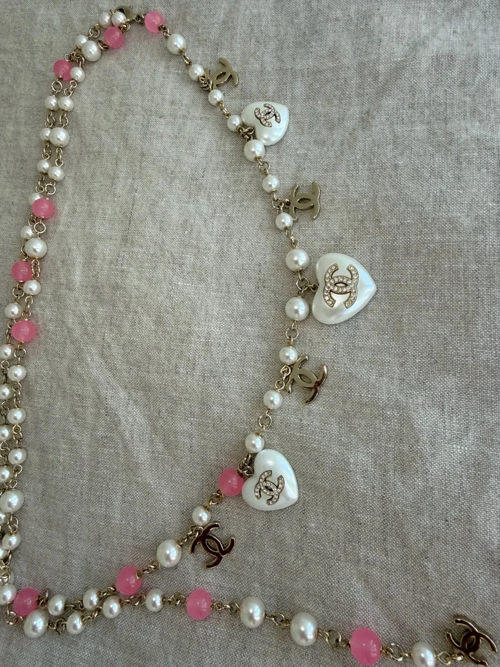 CHANEL Pink and White Pearl Heart Charm Belt